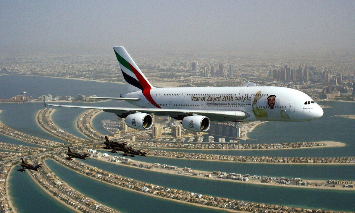 Фото самолета в Дубай