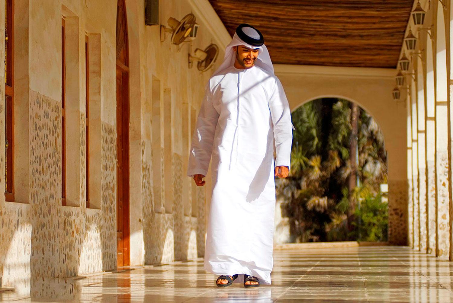 Как должны одеваться мужчины в ОАЭ