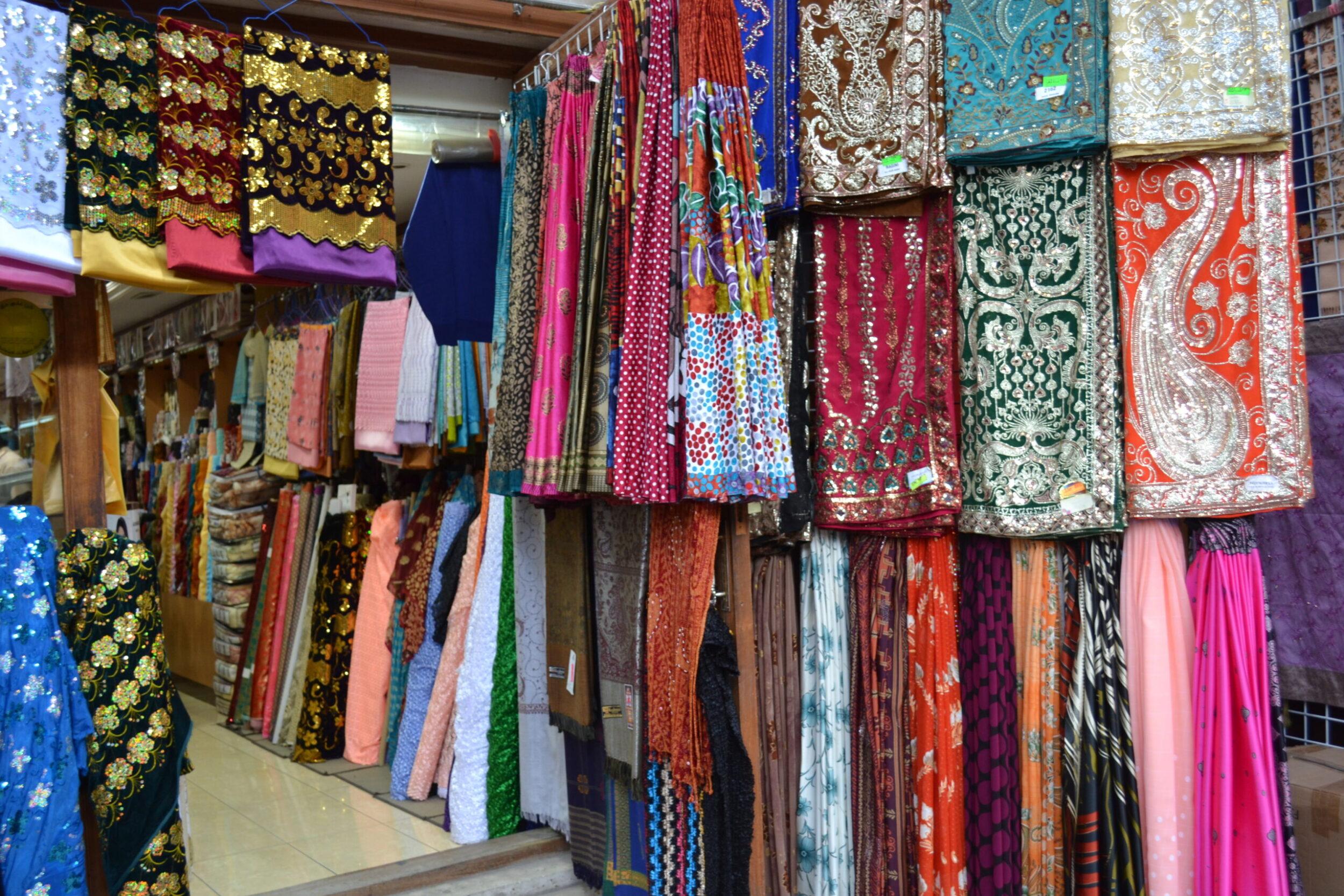 Textile Souk в Дубае. Рынок тканей в Дубае. Текстильный базар Дубай. Textile Souk ( рынок тканей).