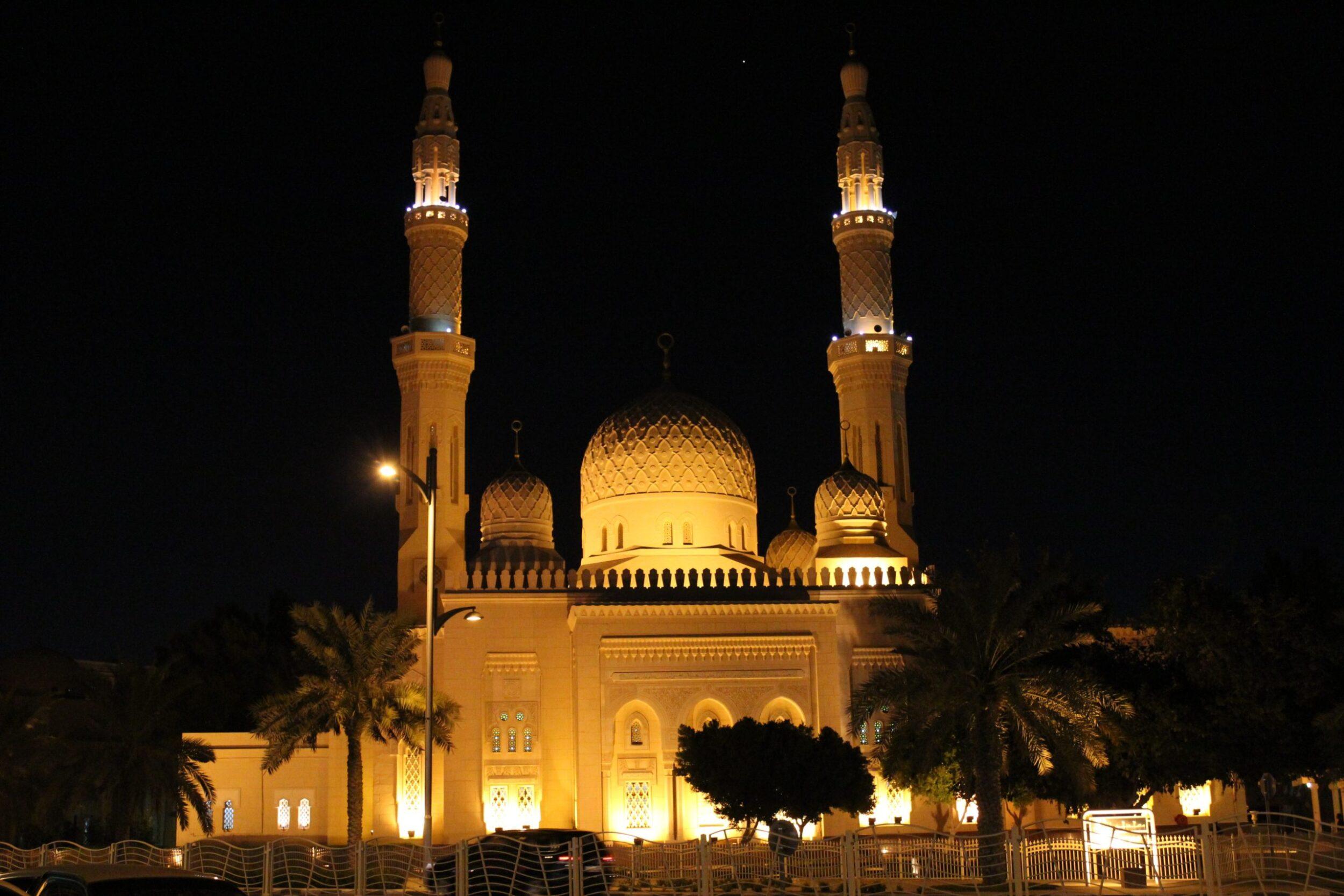 Фото мечети ночью
