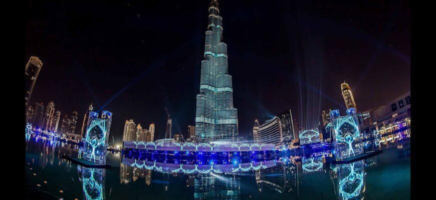 Небоскреб Дубая засверкает в новогоднюю ночь