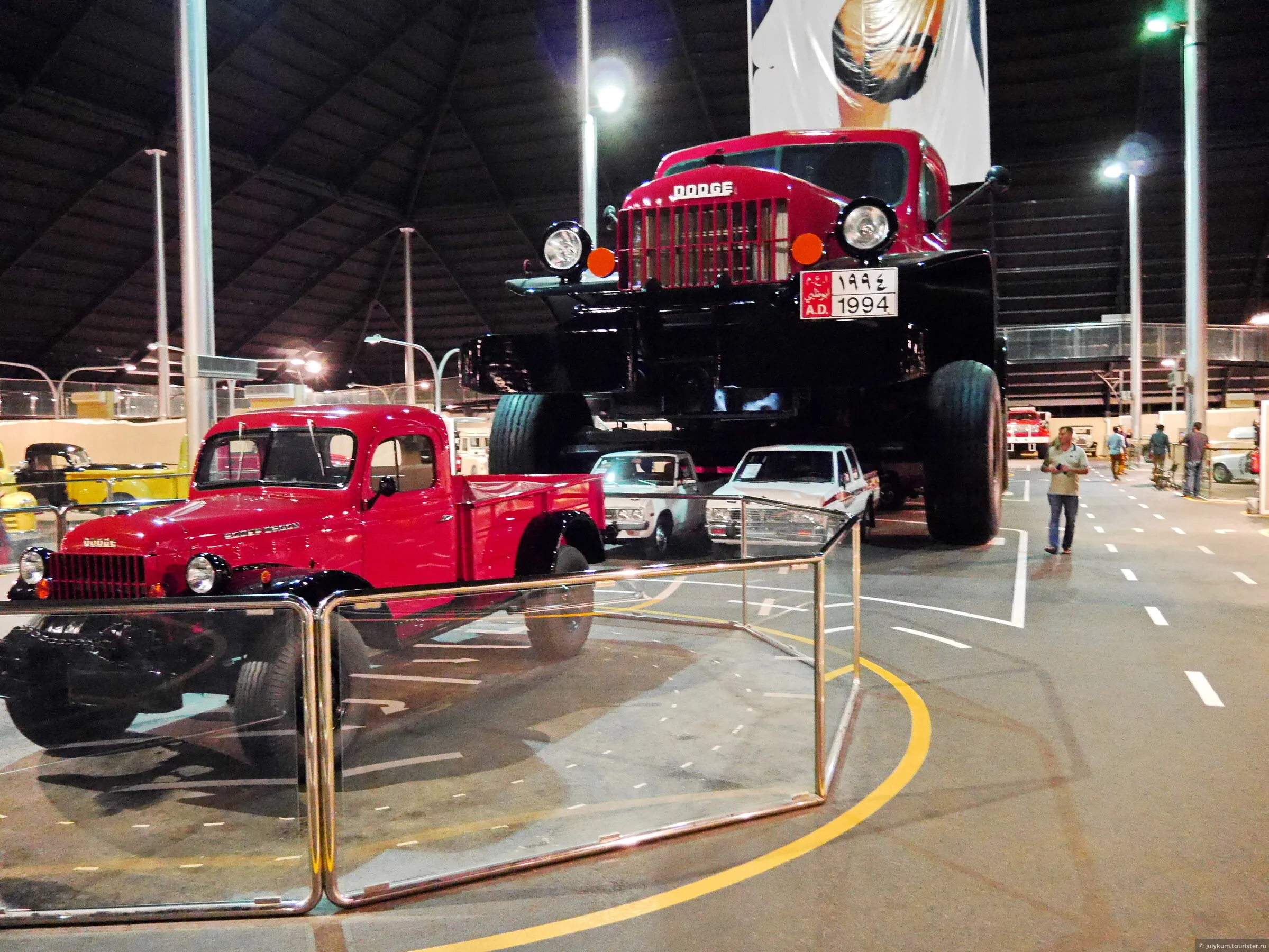 Дубайский автомобильный музей - музей с коллекцией раритетных автомобилей и мотоциклов.