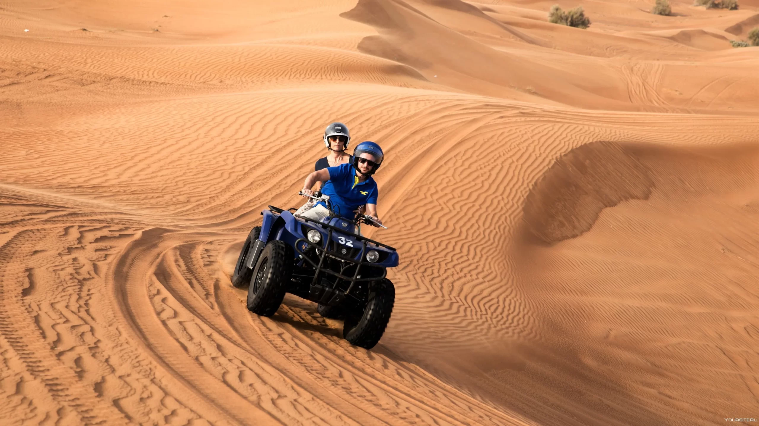 Почувствуйте скорость и свободу на квадроциклах в пустыне Дубая.