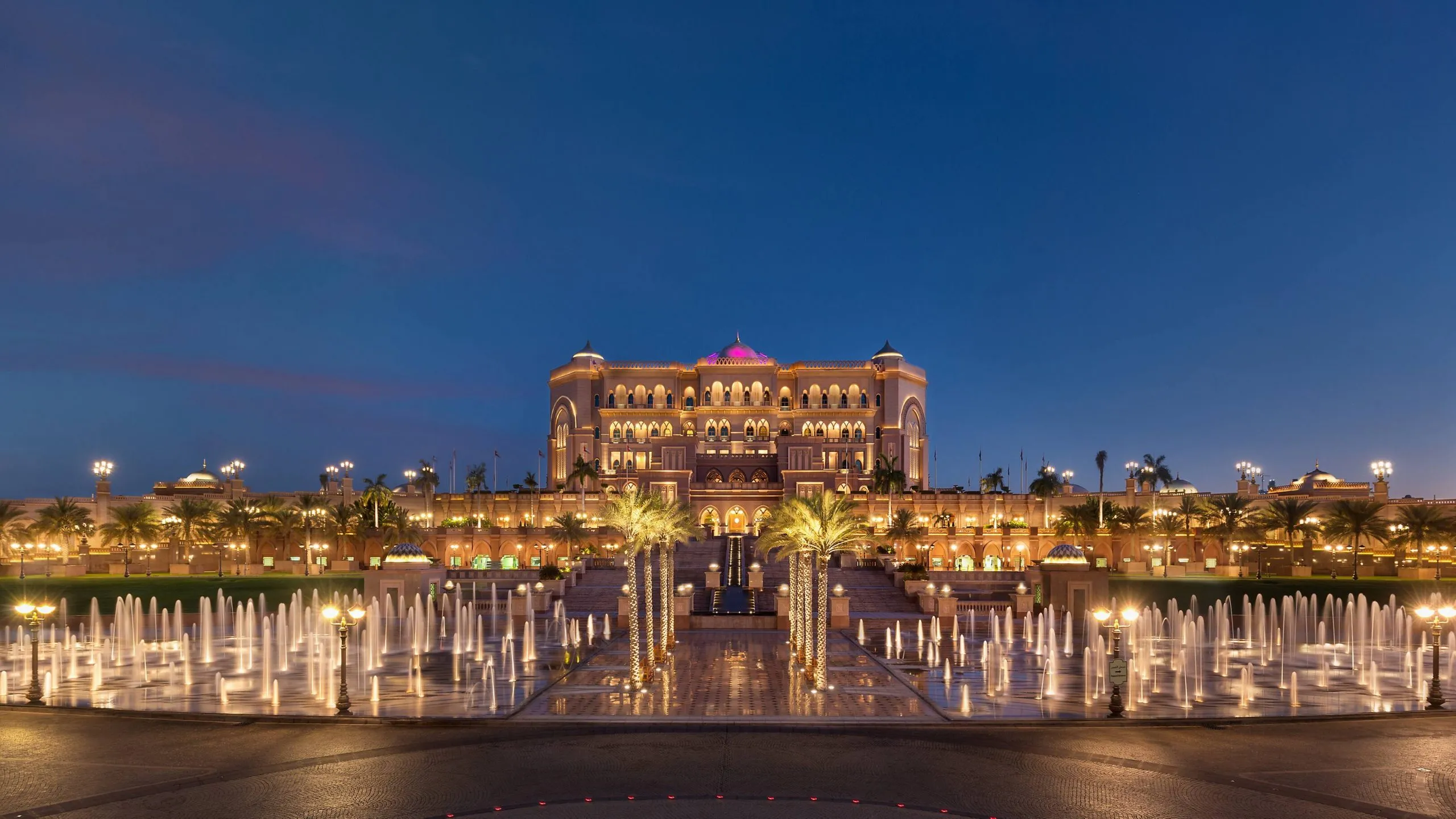Легендарный отель высшего класса в Абу-Даби-Emirates Palace