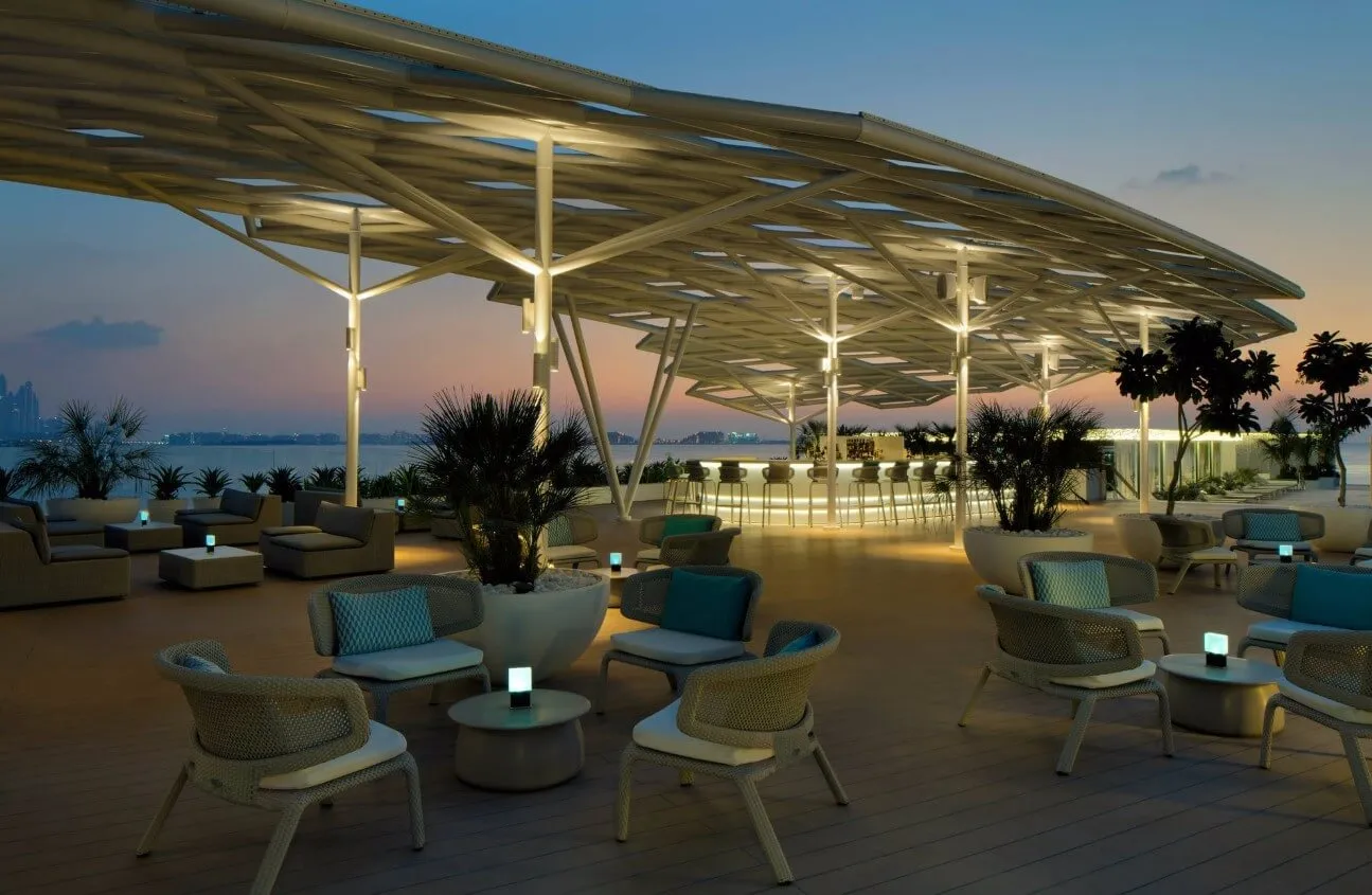 Scape Restaurant & Lounge - идеальное место для романтического ужина в Дубае.