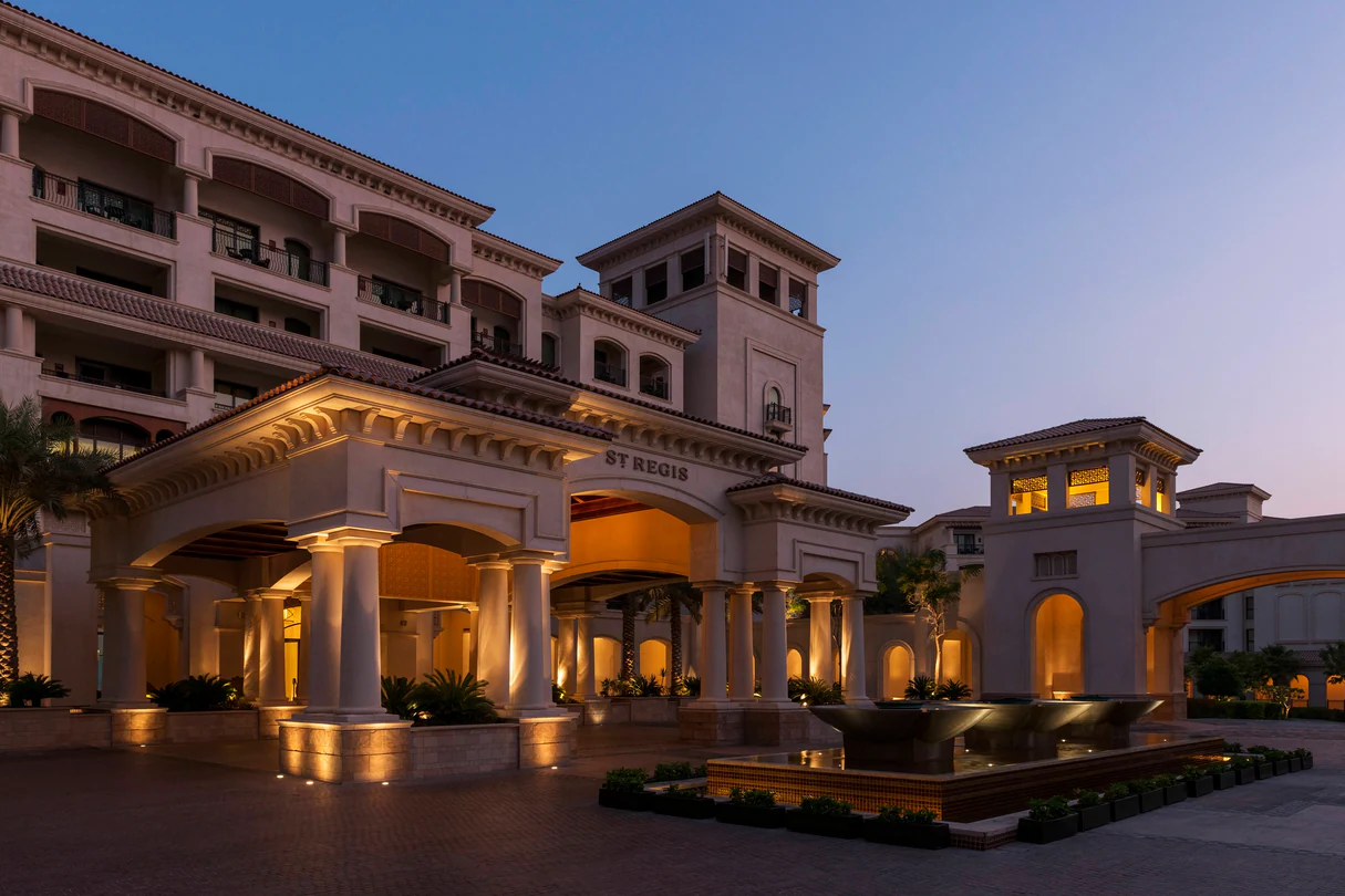  St. Regis Saadiyat Island Resort-роскошный курортный отель на острове Саадият в Абу-Даби.