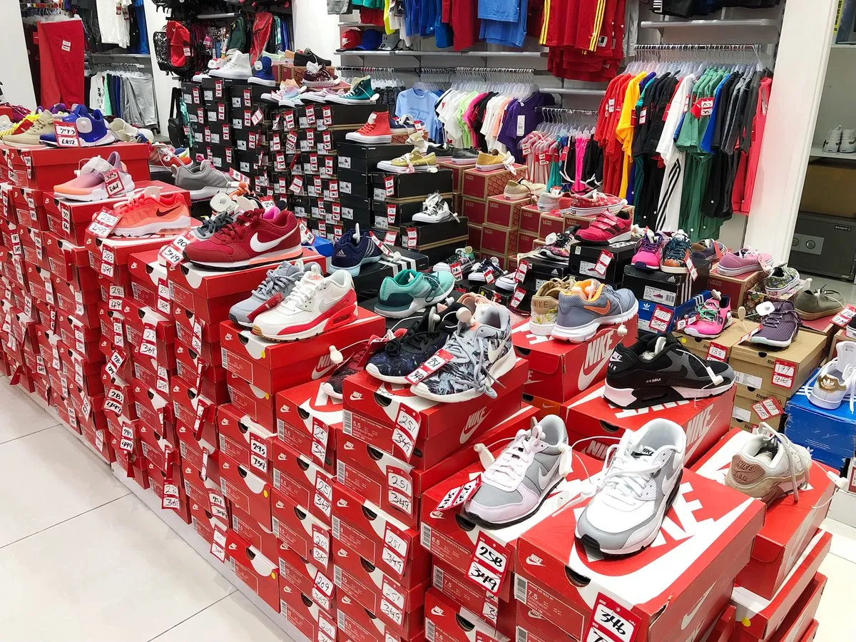 Где можно купить брендовую одежду по низким ценам в Дубае